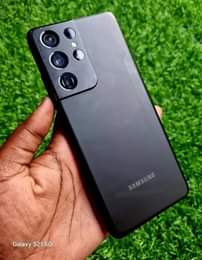 A picture of Samsung S21 ULTRA 5G