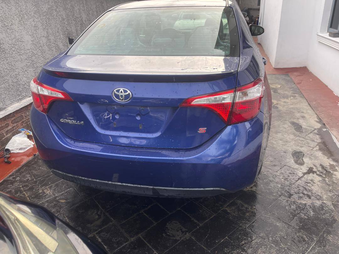 A picture of Toyota corolla 2015