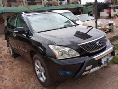 A picture of 2005 Rx330 up for sale Everything is working perfectly fine