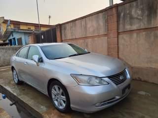 A picture of Super sharp Lexus es350 2007 model used first body DVD
