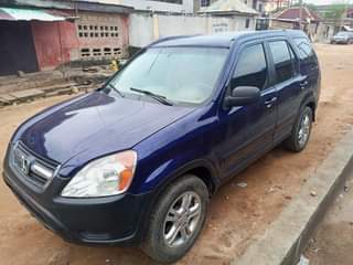 A picture of 05 HONDA CR V