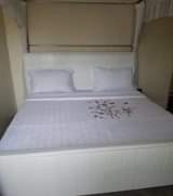 A picture of 3pc bedliners 2pillowcases 1 bed liner 100 000 0705394267