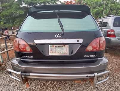 A picture of Lexus RX 300