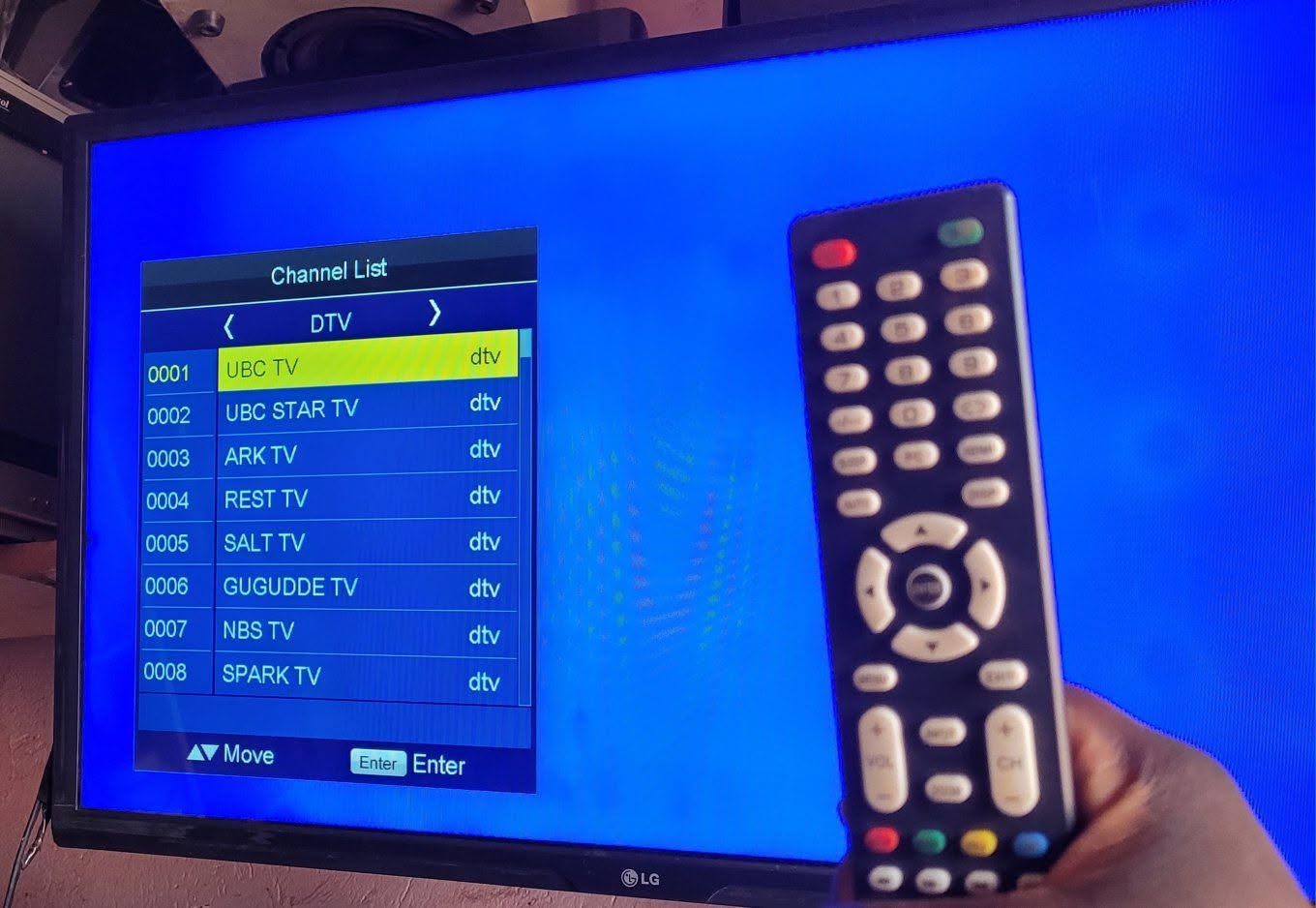 A picture of LG 32 210k 0707633788 free2air