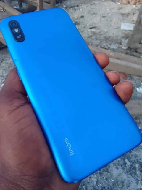 A picture of Redmin c9 imenyooka gb32 ram2 net4g