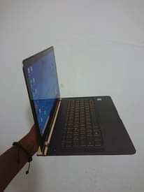 A picture of slim laptop hp core i7
