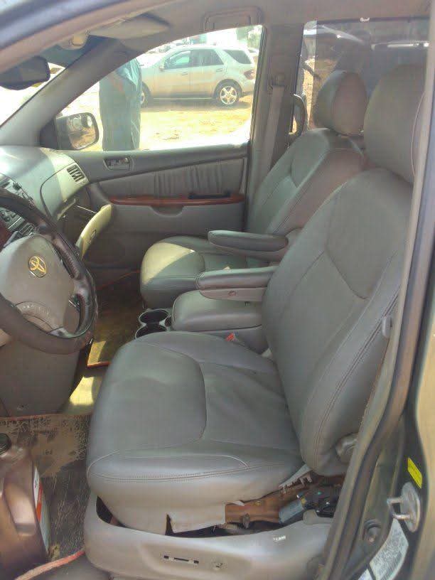 A picture of 2005 TOYOTA SIENNA 2005 MODEL AUTOMATIC TRAN toyota sienna 2005