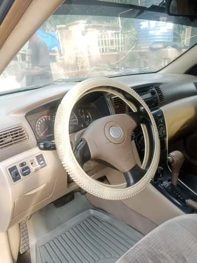 A picture of Toyota Corolla Le 2005 model Belgium equivalent Engine 100 Automatic