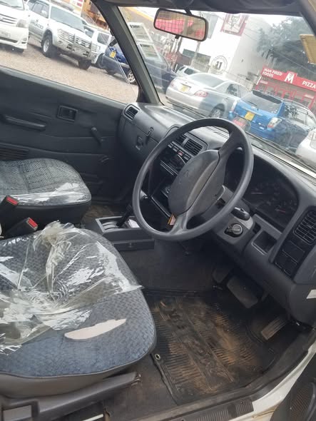 A picture of 2000 Nissan datsun