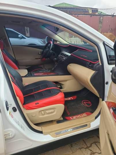 A picture of 2010 Rx350 12 500 000 last