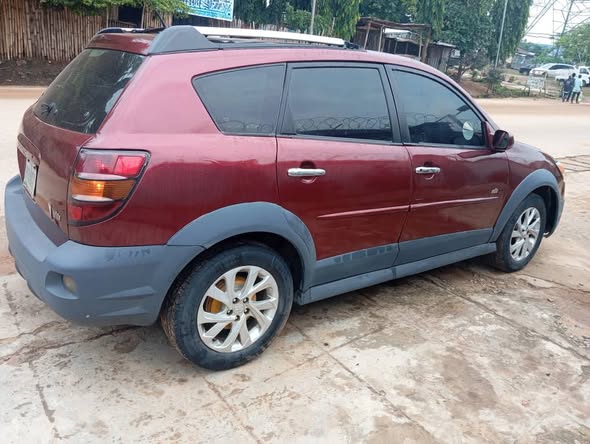 A picture of Pontiac vibe 2004