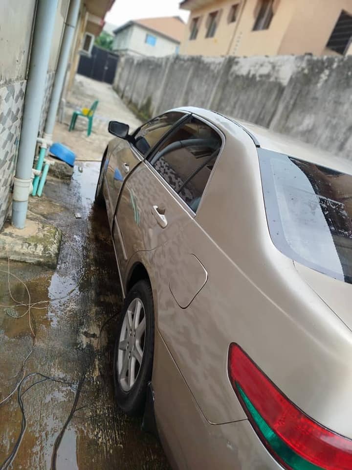 A picture of Honda accord o5