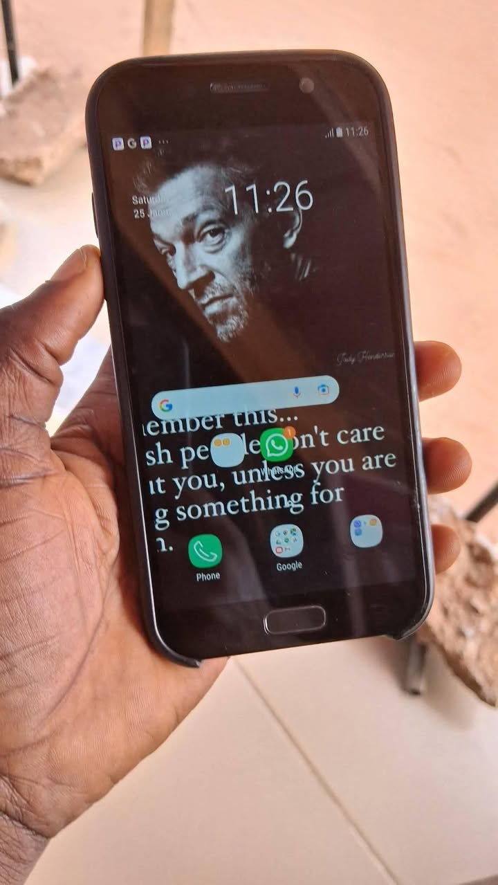 A picture of Samsung galaxy a 5