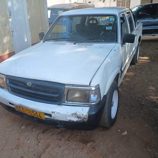 mazda b2500