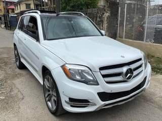 A picture of V. Clean 2014 Mercedes Benz GLk350.