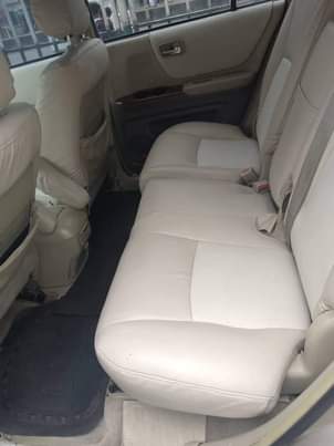 A picture of 2004 Toyota Highlander 2007 100