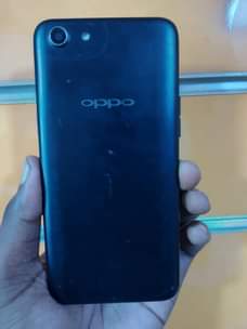 A picture of Oppo A83
