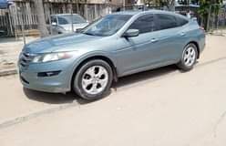 A picture of Honda crosstour