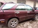 A picture of Lexus 2001