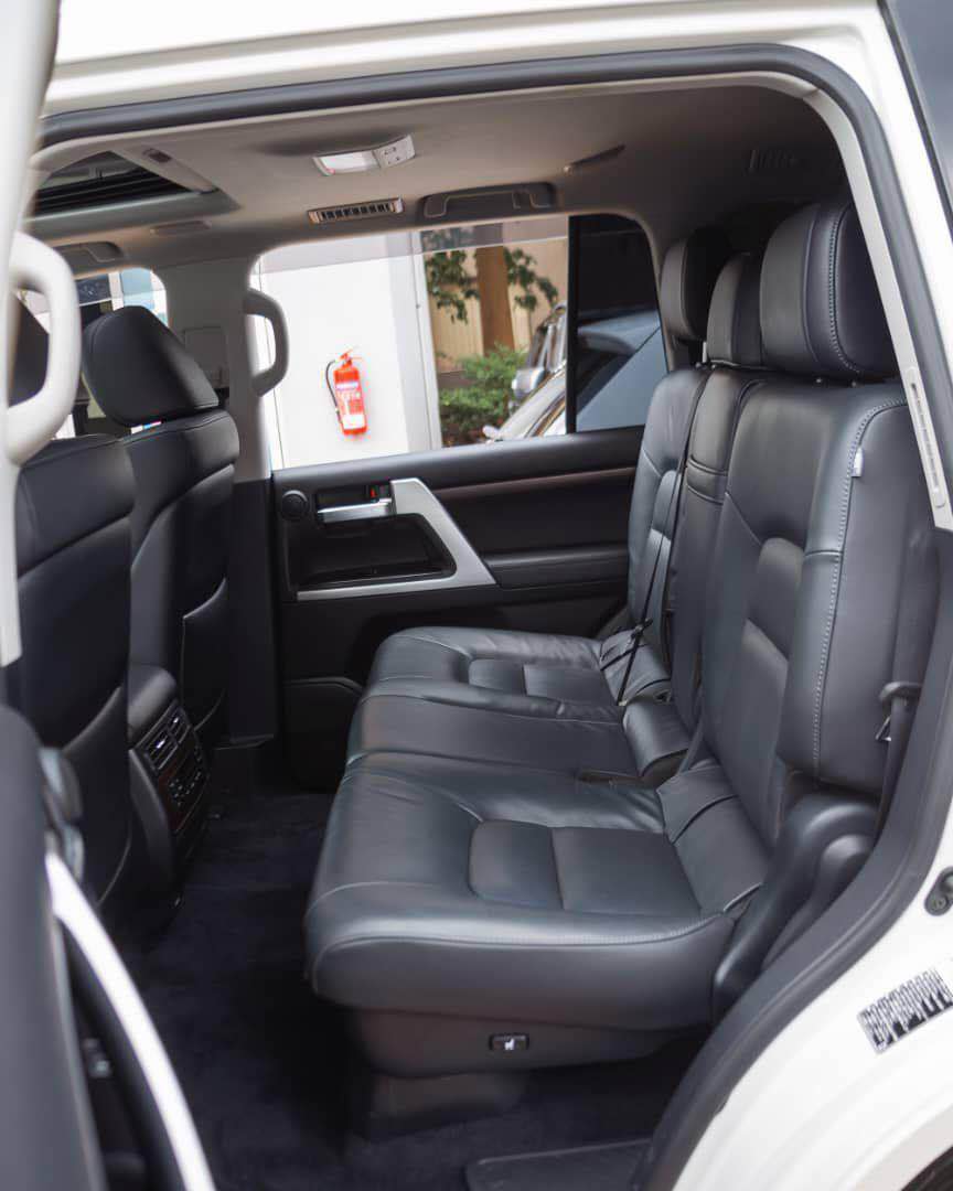 A picture of 2015 TOYOTA LAND CRUISER V8 ZX