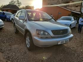 A picture of Toyota harier 2 2cc 5s for sale at 16m inbox