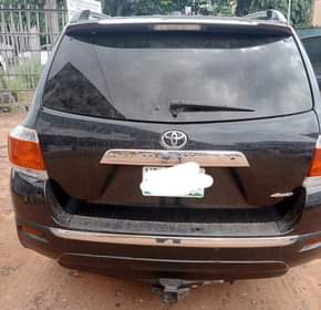 A picture of TAKAS MOTORS 07060931241 Luxury at it finest 2014 Toyota Highlander