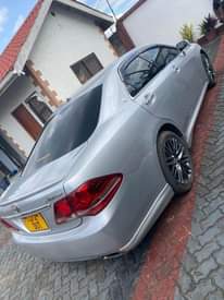 A picture of TOYOTA CROWN RATEST