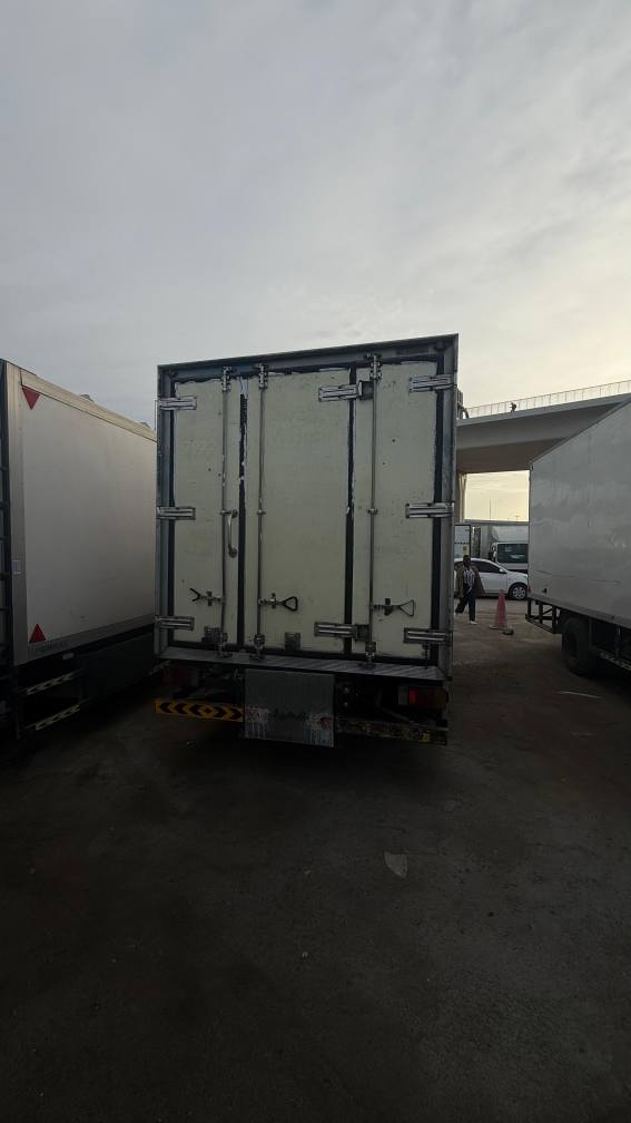 A picture of ISUZU REWARD NP 2014 MODEL 16 FT CHASIS