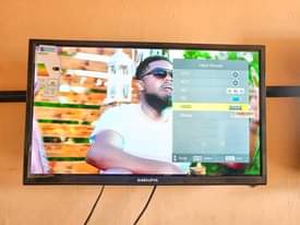 A picture of 24 inches digital tv