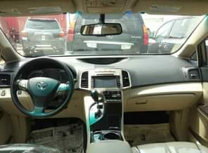 A picture of 2010 toyota Venza for sale Tokunbo Full option Navigation 4WD