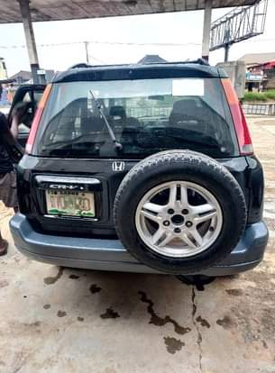 A picture of Honda crv 99
