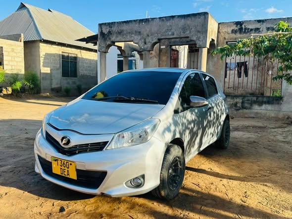 A picture of TOYOTA VITZ