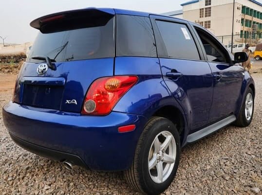 A picture of 2005 Toyota Scion.