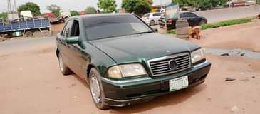 A picture of Mercedes 180