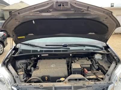 A picture of Toyota sienna 2011