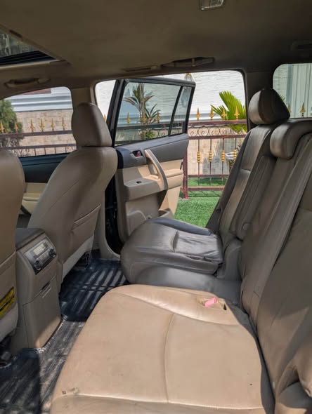 A picture of Good deal Toyota Highlander 2009 upgraded to 2013 sport
