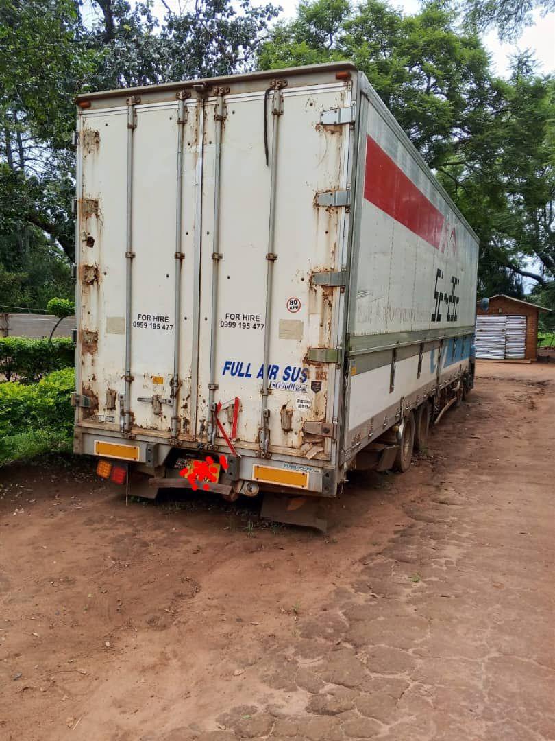 A picture of HINO VAN 20 TONNERS 0989849411