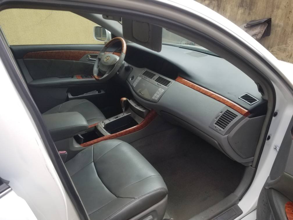 A picture of Toyota Avalon 2006 limited