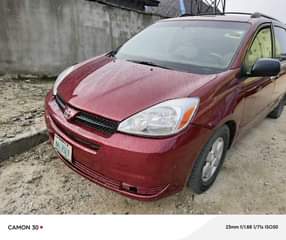 A picture of SHARP 2005 MODEL TOYOTA SIENNA Sound silent engine Smooth gear