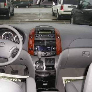 A picture of TOYOTA SIENNA Price 1 9million naira only Call me now