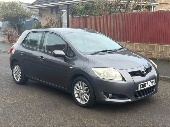 toyota auris