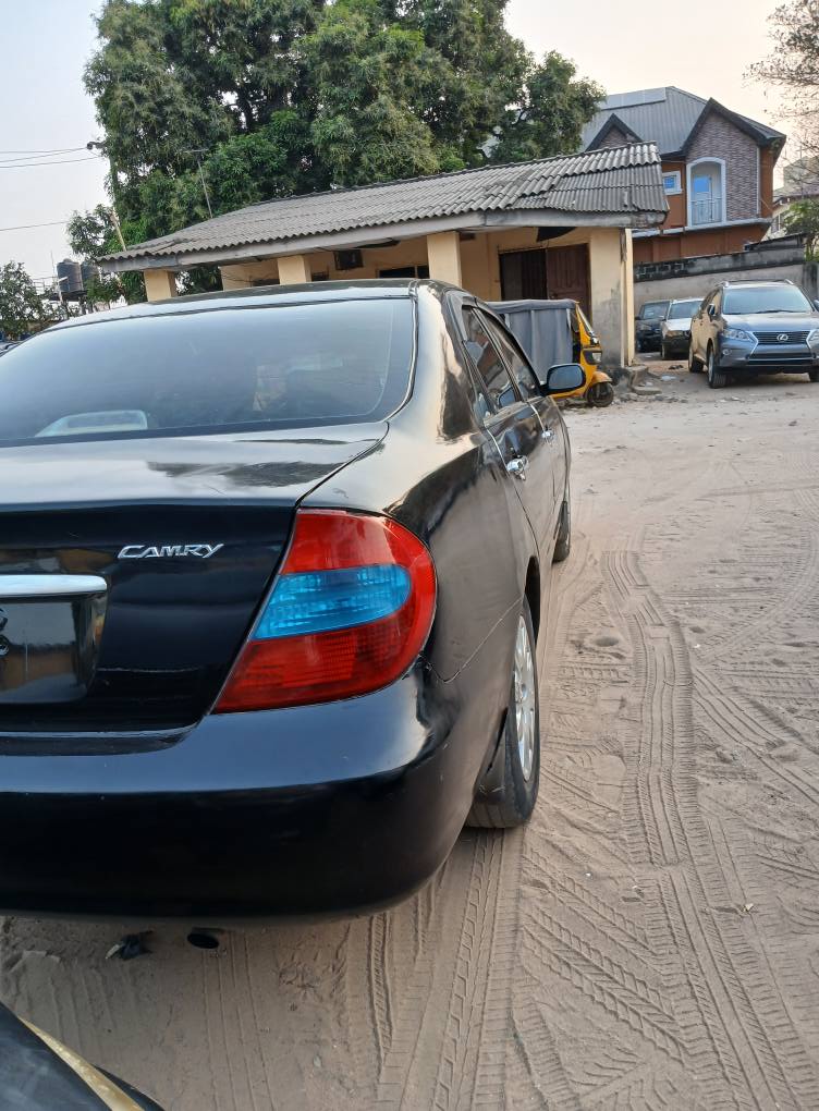 A picture of 2004 Toyota camry