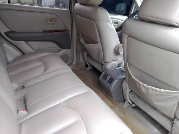 A picture of Lexus Rx 300 first Body Engine Gear AC nothing to