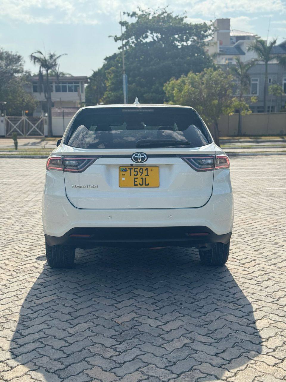 A picture of Toyota harrier 2016 Indian used on for sale 