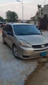 A picture of Toyota sienna