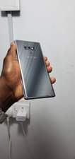 A picture of Samsung note 9
