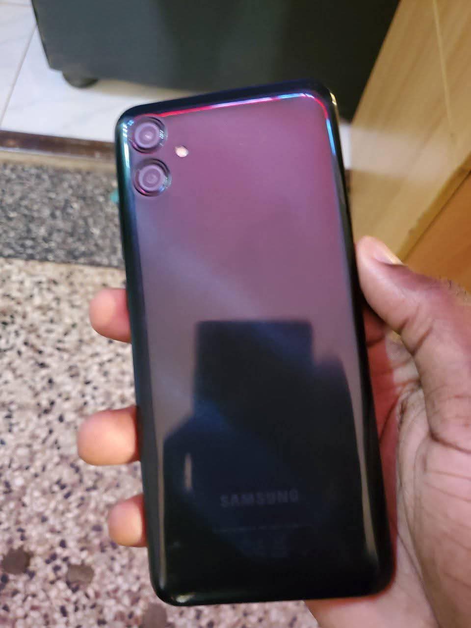 A picture of SAMSUNG A04