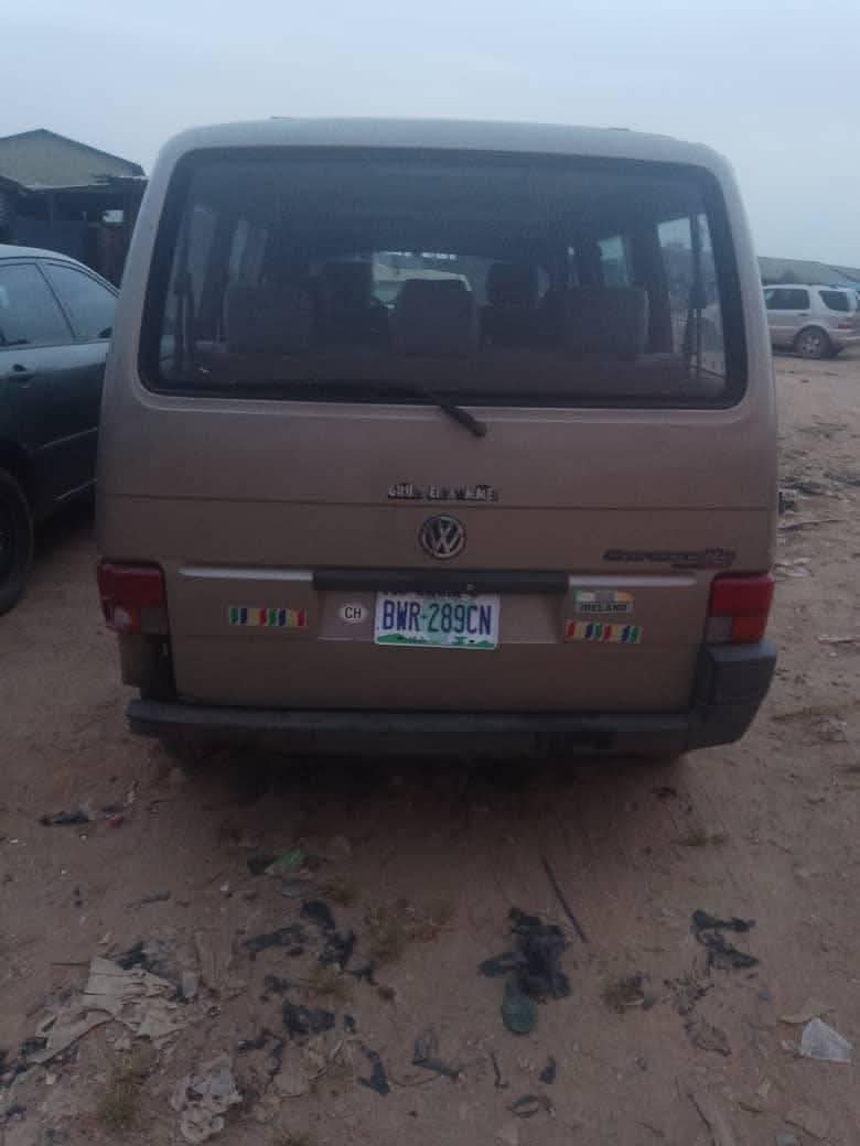 A picture of Volkswagen bus toks standard