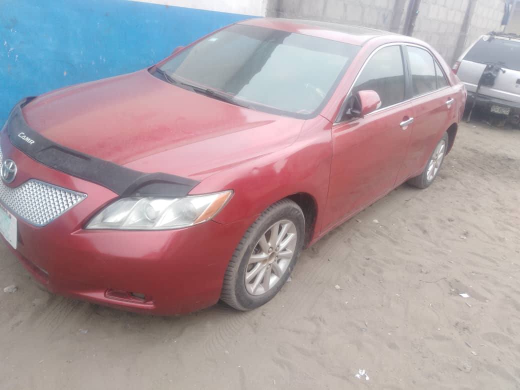 A picture of 2009 toyota camry working perfectly good 4 5m