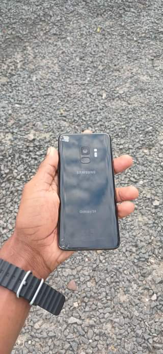 A picture of SAMSUNG S9